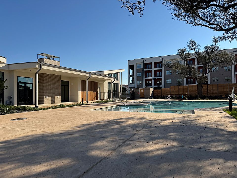 Bridge at Saffron Apartments in Northwest Austin, Texas