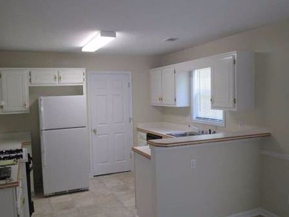 2nd image of 50 Paces Landing Ln