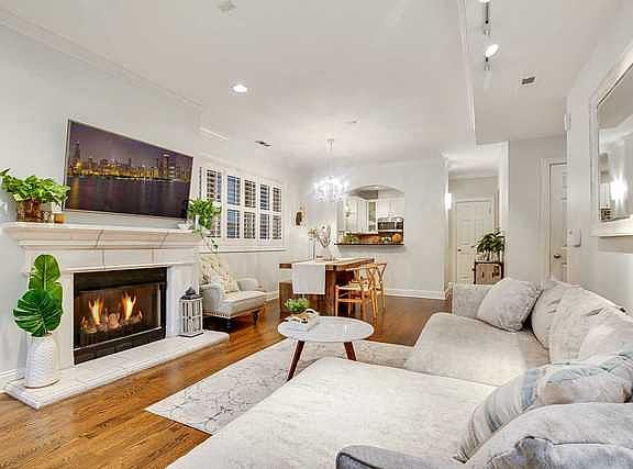 3rd image of 827 W Bradley Pl #A
