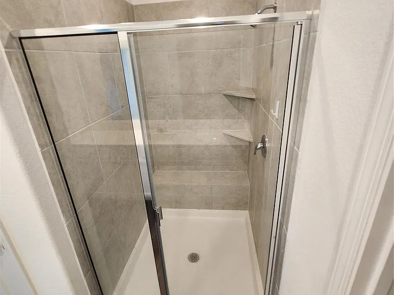 18419 Cobalt Cove Ln — Photo 25