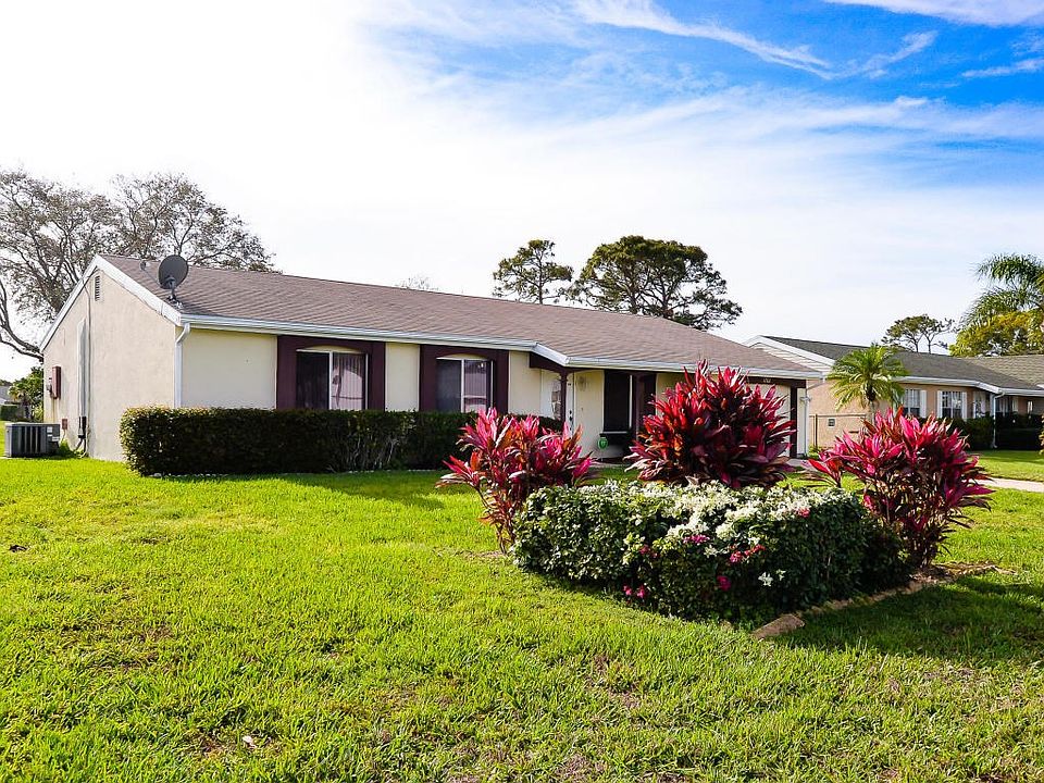 1762 SE Lullaby Terrace - Front
