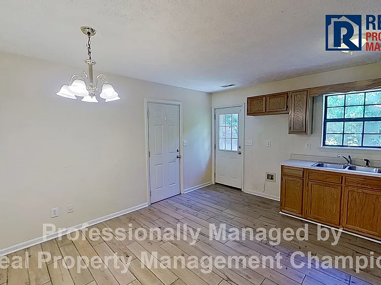 237 Bountiful Ln — Photo 5