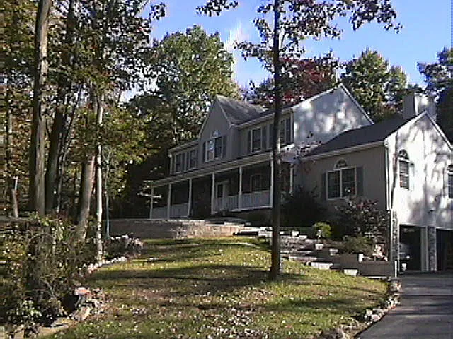 10 Pfauth Dr photo 1