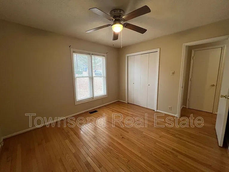 5214 Rockingham Rd — Photo 11