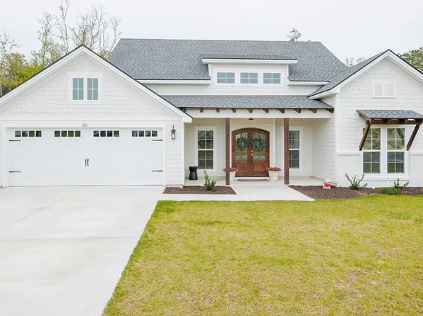 201 Orvis Ln, Hahira, GA 31632