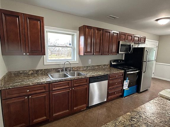 4th image of 4907 Andalusia Ln
