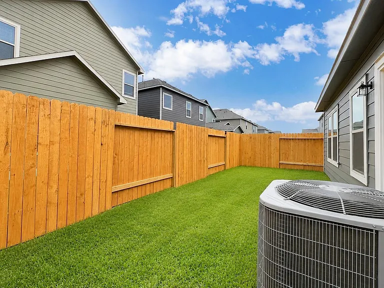 8018 Fijian Cypress Dr — Photo 30