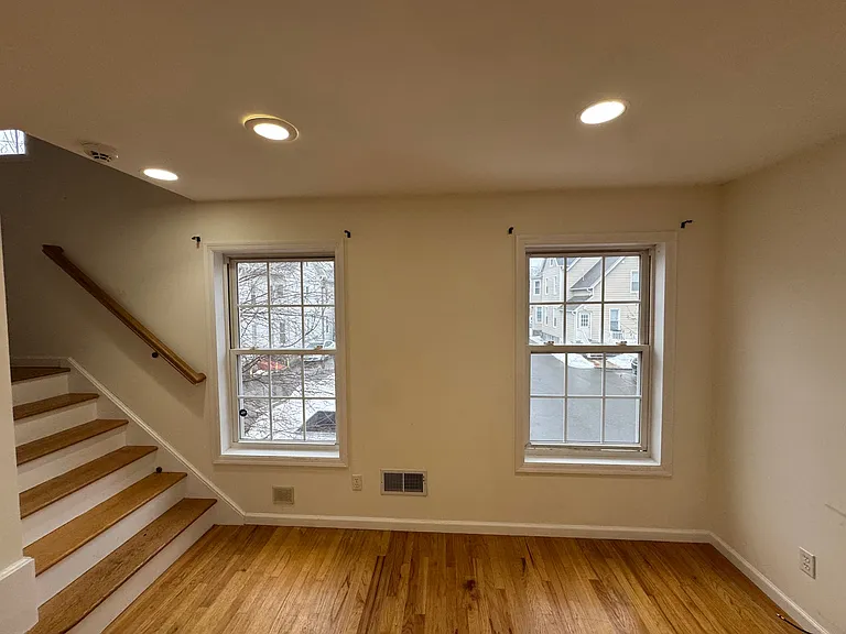 10 Elm St #B2 — Photo 6