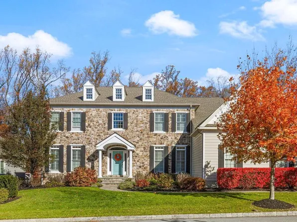 3905 Woodland Dr, Newtown Square, PA 19073