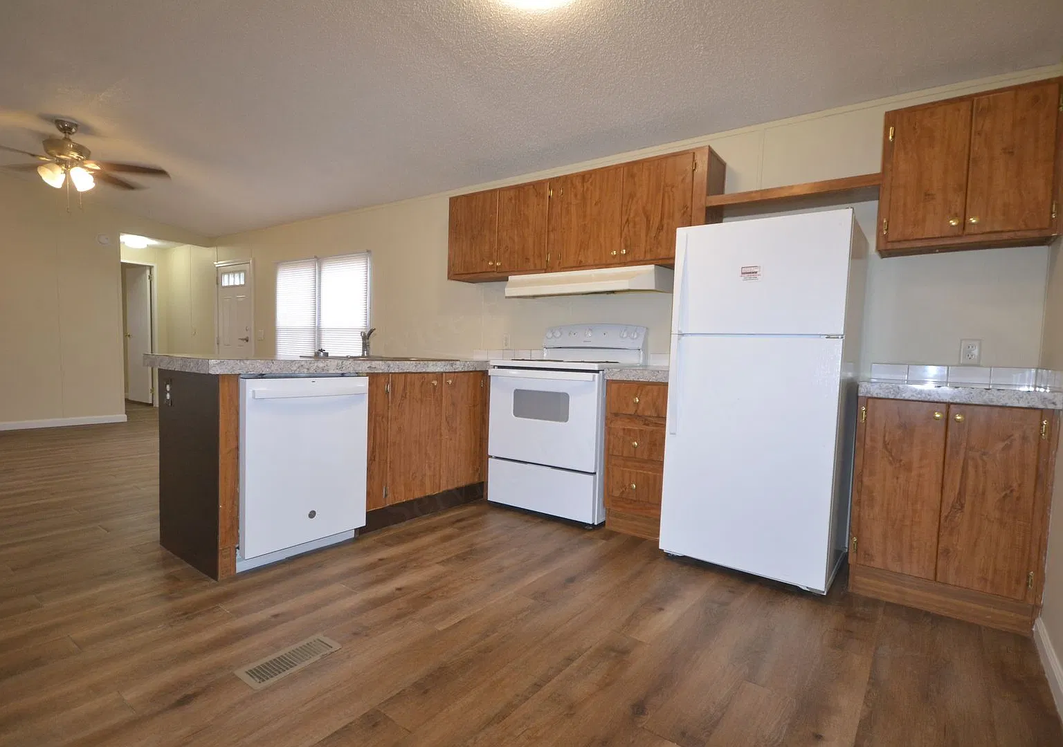 B05 Trailer Rental in Lake Meadows — Photo 2