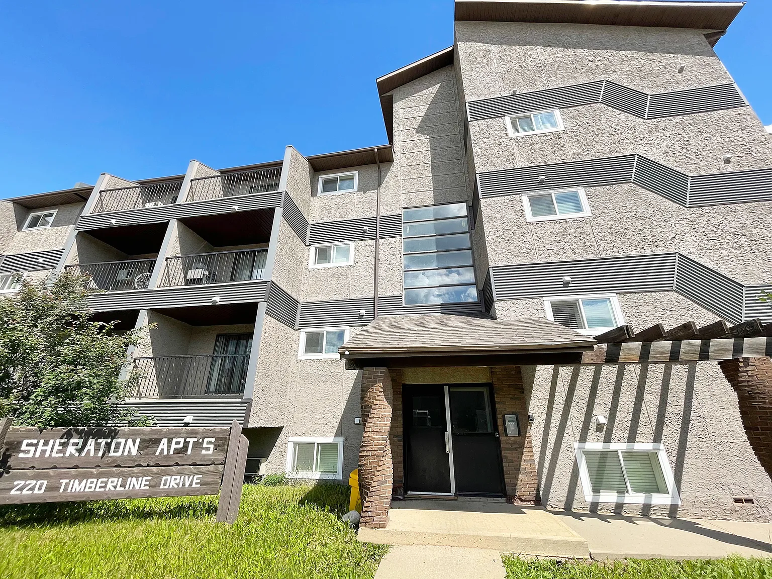 Sheraton Apartments — Photo 1