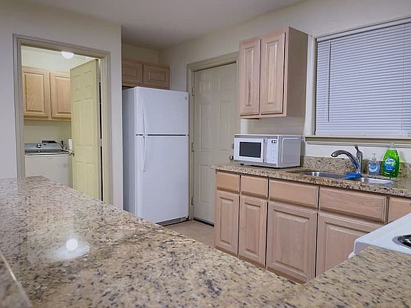 5th image of 1500 Hummingbird Ct APT 1