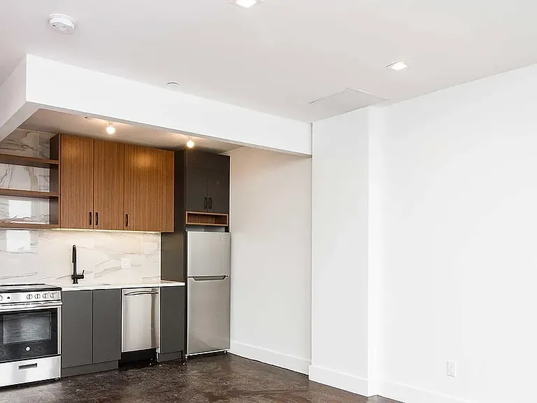1595 Broadway #7C — Photo 5