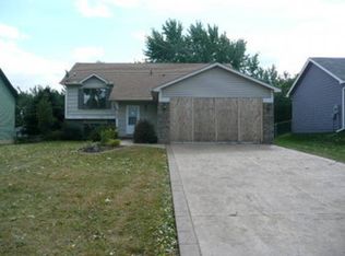 7260 158th St W, Apple Valley, MN 55124