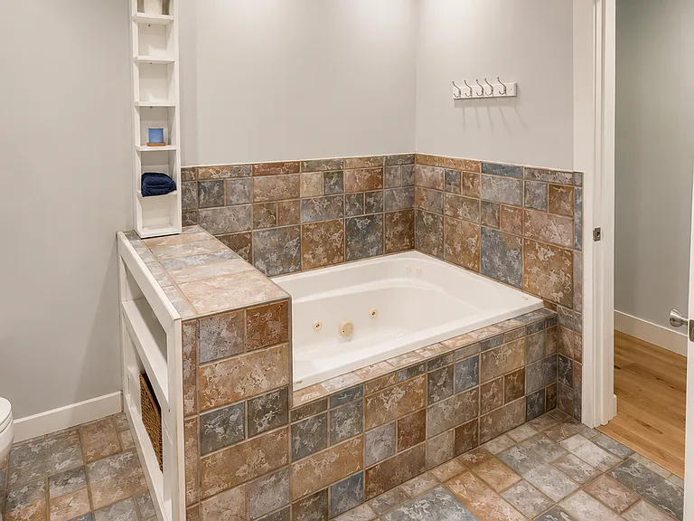 1108 N Maple Rd — Photo 13