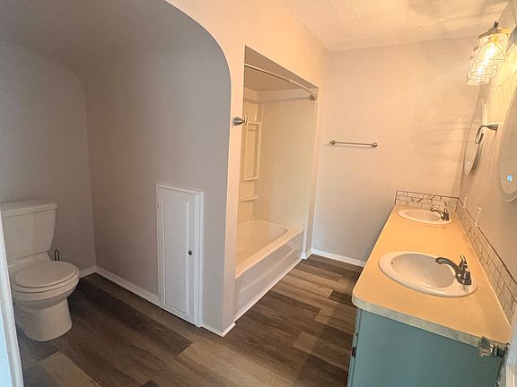 3rd image of 309 W Liberty St
