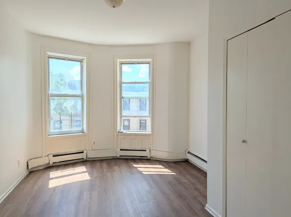 463 Bayridge Avenue image 1 of 9