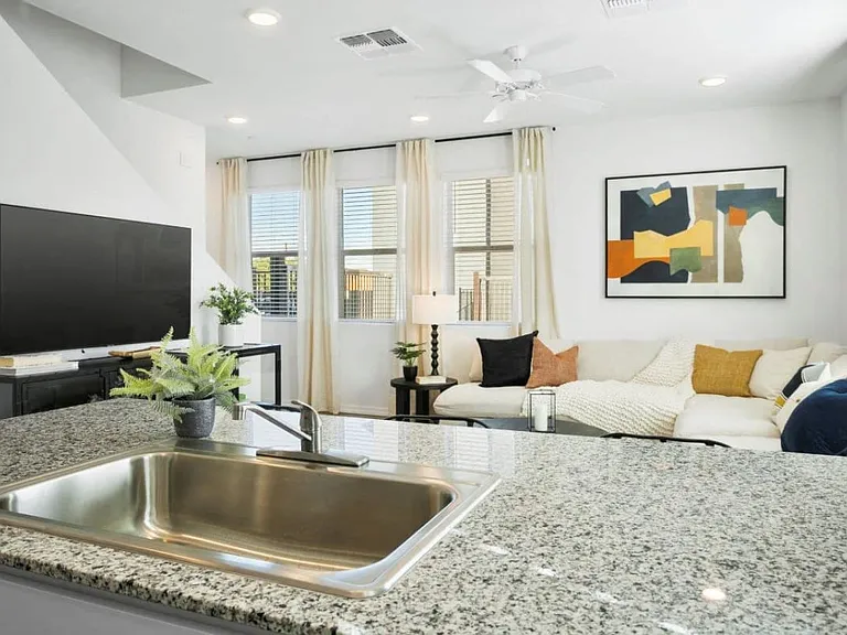 Townhomes at Sunnyside — Photo 4