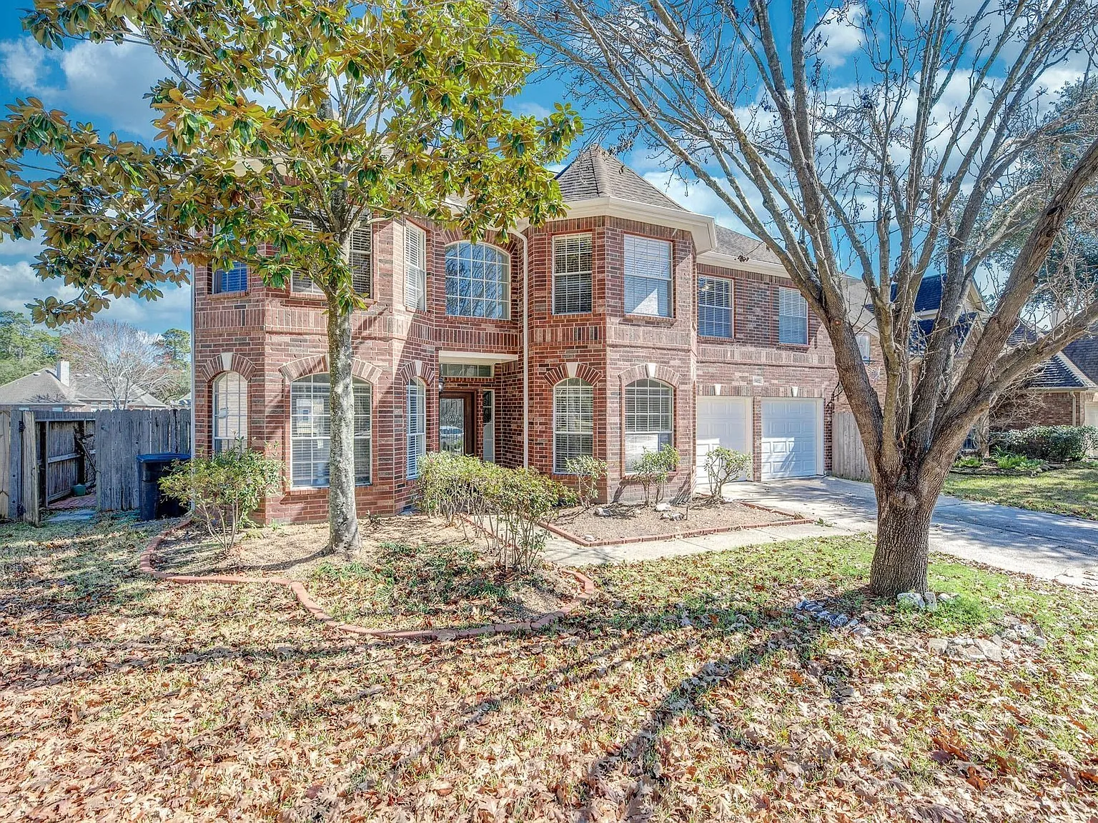 4 bed, 3.0 bath, 3419 sqft, $3,390 — Photo 3