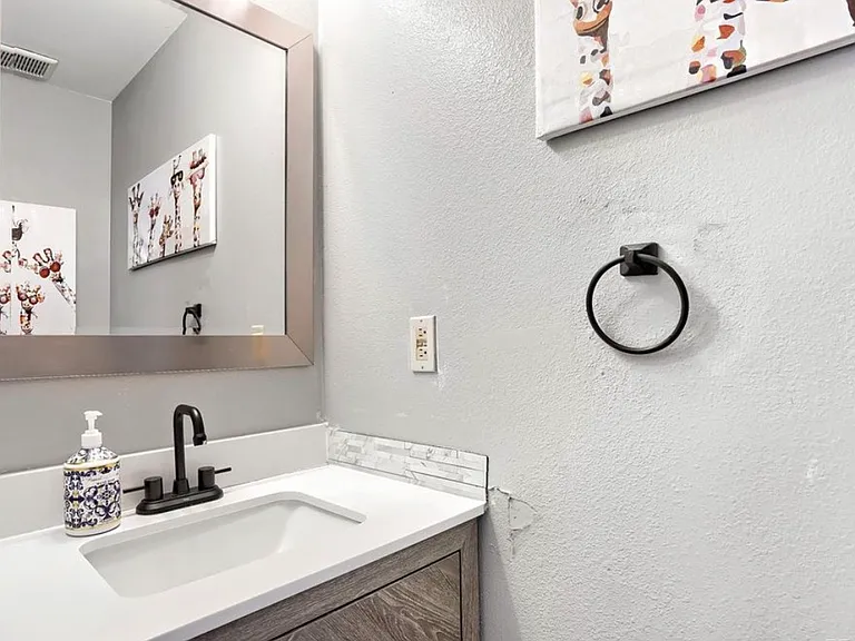 11961 E Kepner Dr — Photo 15