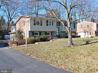 1720 Santa Barbara Dr, Lancaster, PA 17601