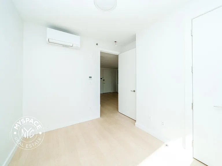 280 Meeker Ave #905 — Photo 11