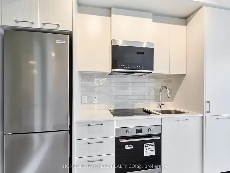 10 Oak St #1107 — Photo 5