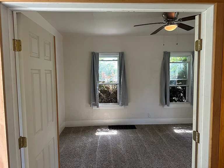 353 Harris St — Photo 23