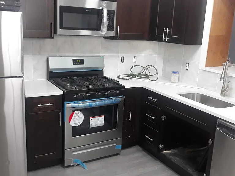 3327 Spring Garden St #4 — Photo 2