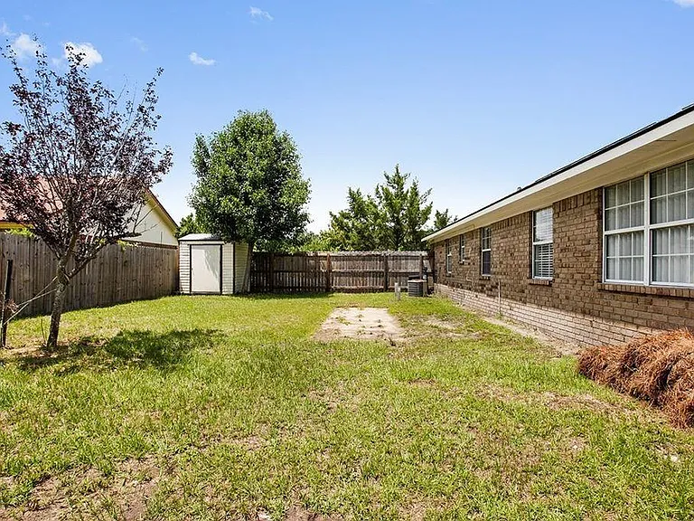 721 Cindy Ln — Photo 20