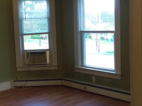 4th image of 6 Ryerson Ave #1A
