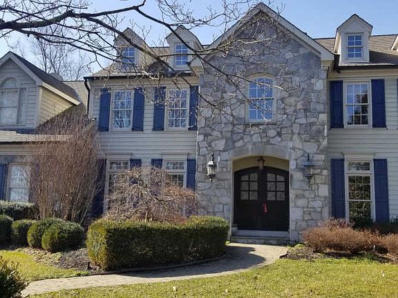 2nd image of 15436 Kentwell Cir