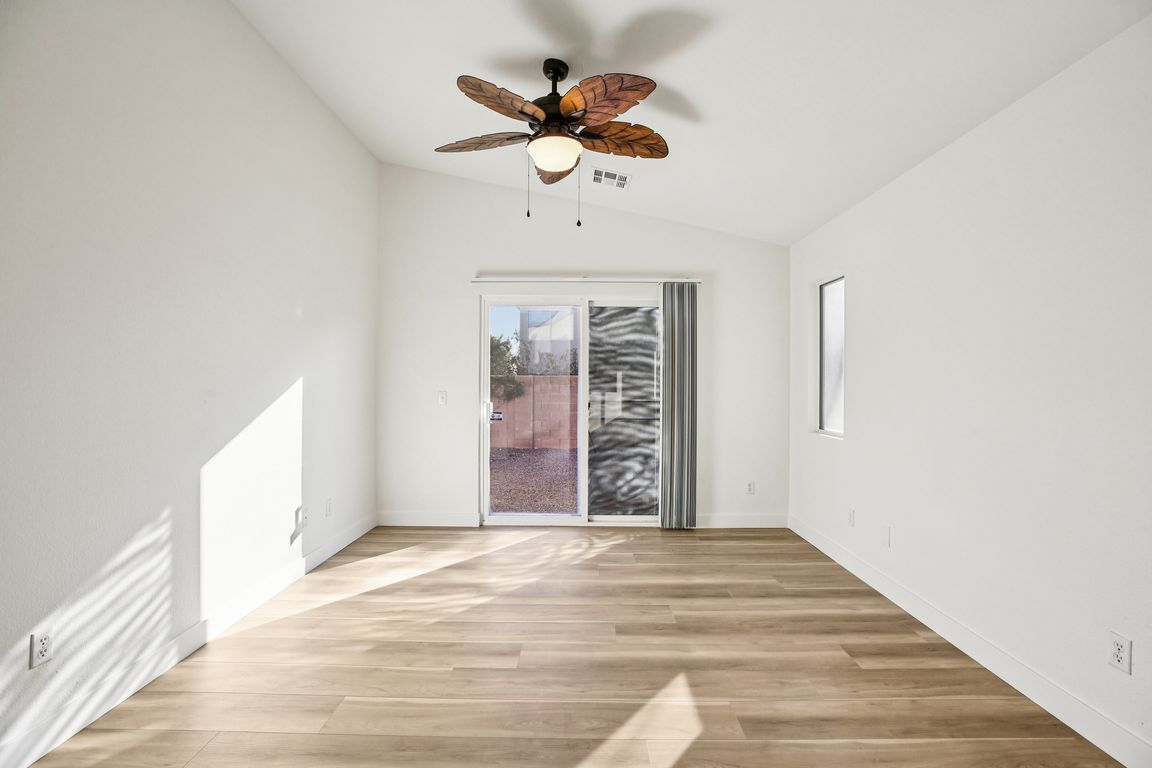 next background image