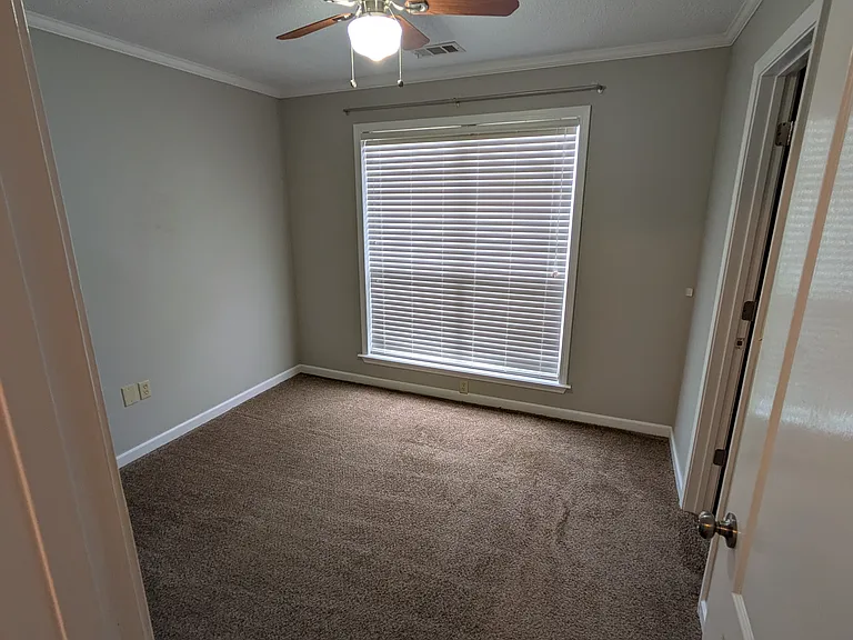 208 Blake Ter — Photo 15