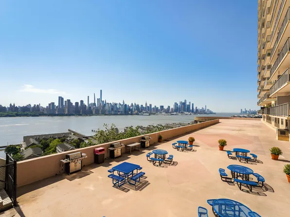 6600 Boulevard East #15J, West New York, NJ 07093