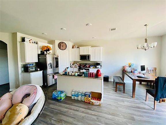 4th image of 3212 Baywood Ave