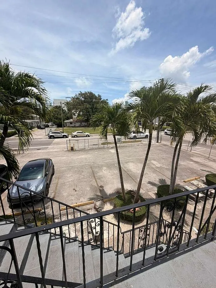Studio, 1.0 bath, 350 sqft, $1,551 — Photo 4