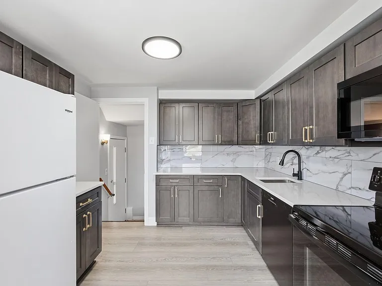 1257 Brighton Rd — Photo 8