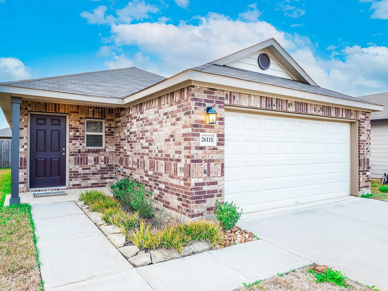3 bed, 2.0 bath, 1184 sqft, $1,995 — Photo 1