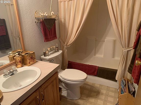 4th image of 2232 42nd Ave SE Unit 102