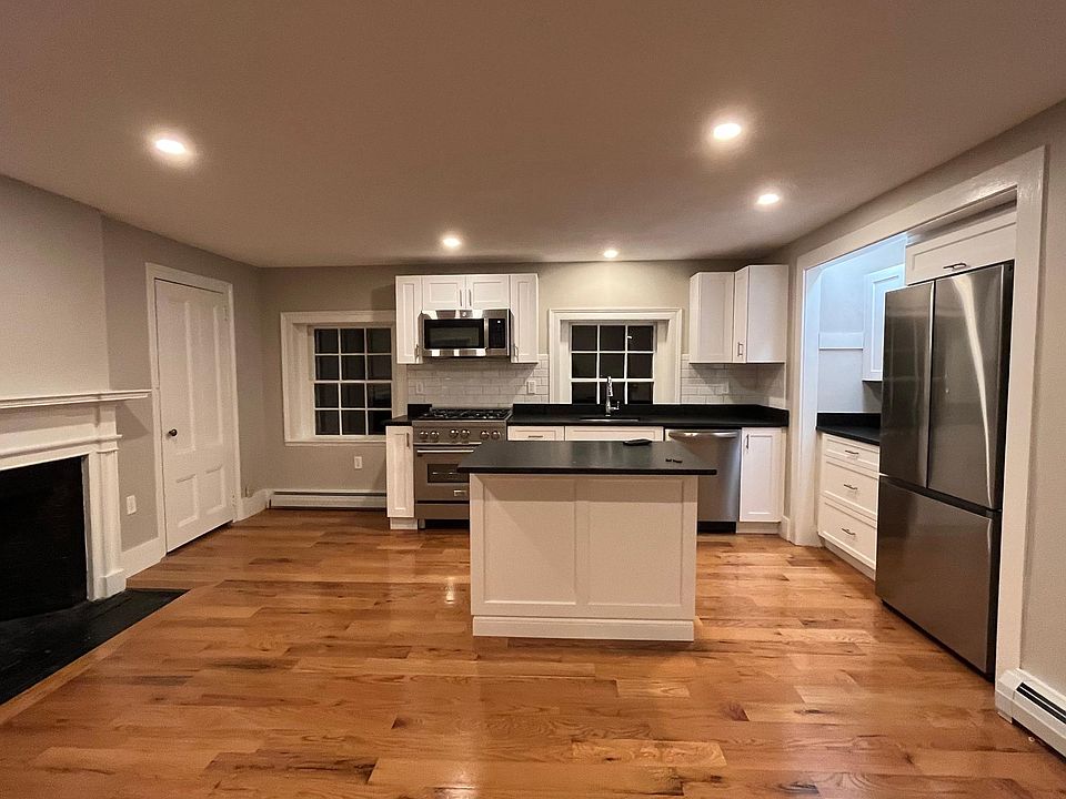1st image of 401 Essex St #6