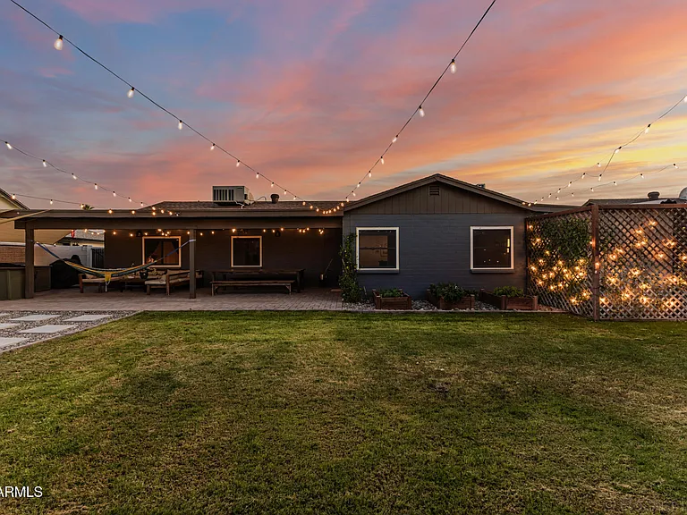 2200 N Los Altos Dr — Photo 36