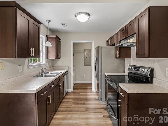 4th image of 1356 Copper Creek Ln