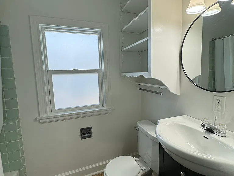 1746 B Ave NE — Photo 12