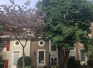 1587 Woodcrest Dr, Reston, VA 20194