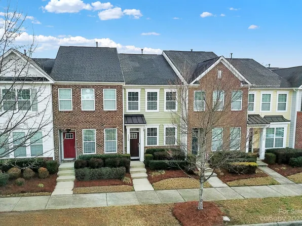 3236 Bending Birch Pl, Charlotte, NC 28206