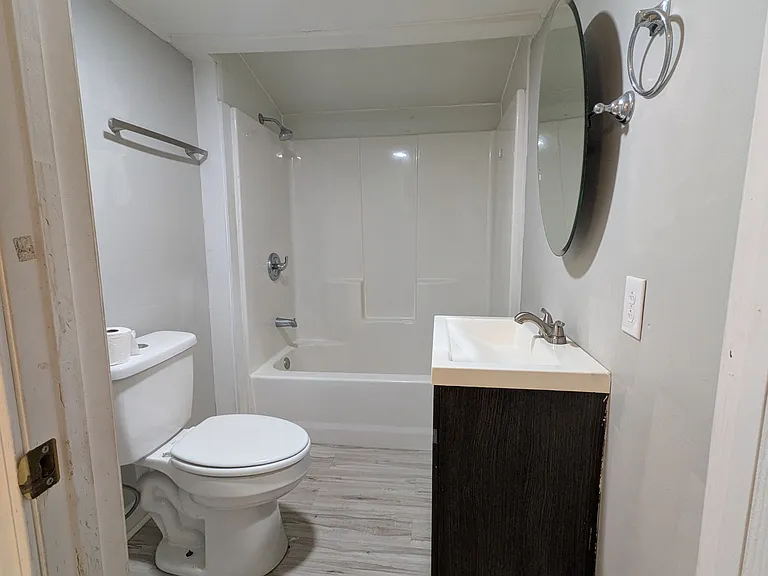 110 Dye St — Photo 7