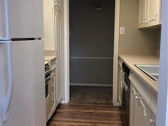 4th image of 3730 Fairfield Ave Unit 235