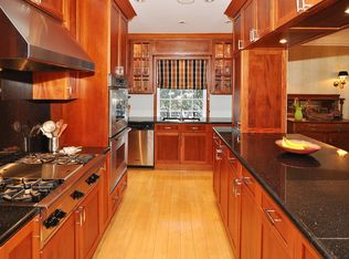 528 Ridgewood Ave, Glen Ridge, NJ 07028