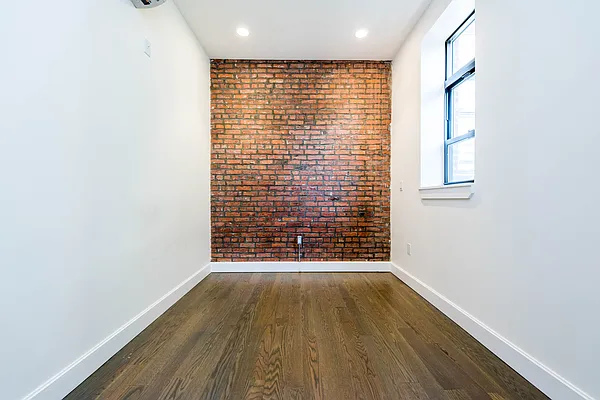 Rented by Nooklyn NYC LLC | media 66